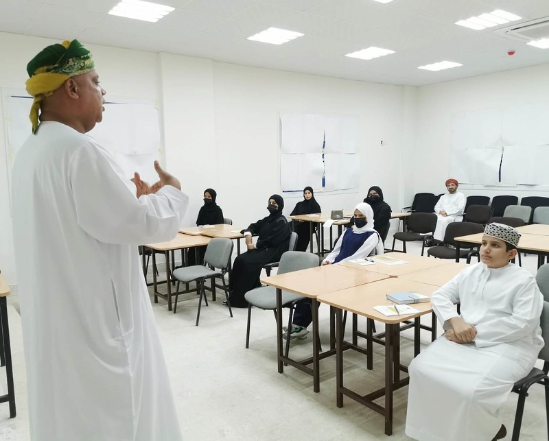 تعليمية ظفار تنفيذ أسبوع ظفار للموهبة والإبداع