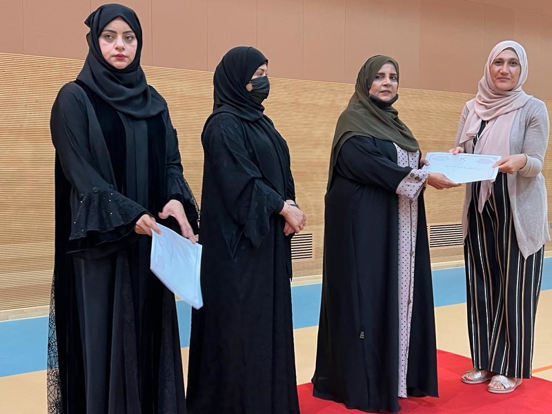 ختام البطولة الرمضانية للفتيات لكرة الطائرة بمجمع السلطان قابوس الشبابي للثقافة والترفية بظفار