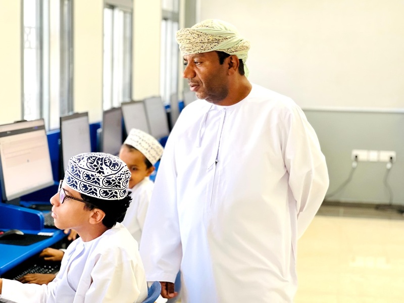 انطلاق التطبيق الفعلي للاختبارات الوطنية بمدارس تعليمية ظفار