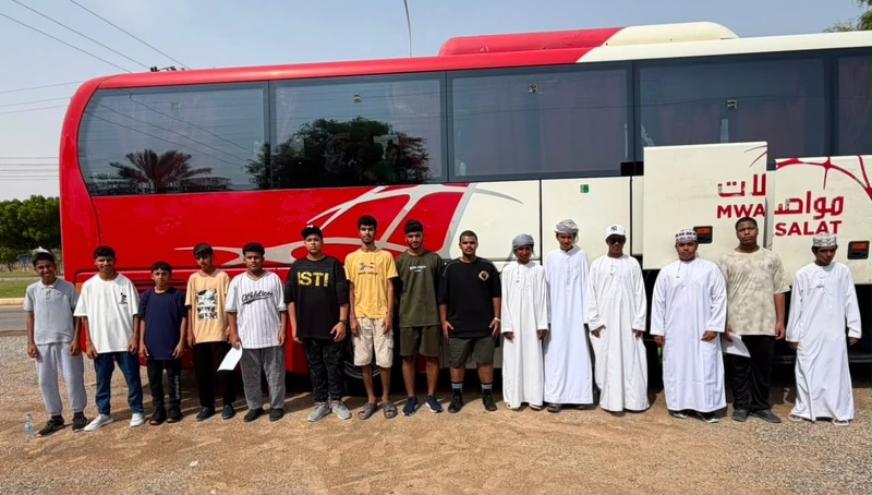 مشاركة عدد من طلبة تعليمية جنوب الشرقية في البرنامج الصيفي - رحلة التحدي 2 بالجبل الأخضر