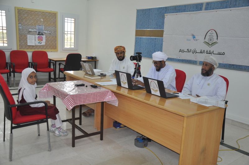 تقييم الطلبة المتأهلين لمسابقة القرآن الكريم بمدارس محافظة الظاهرة 