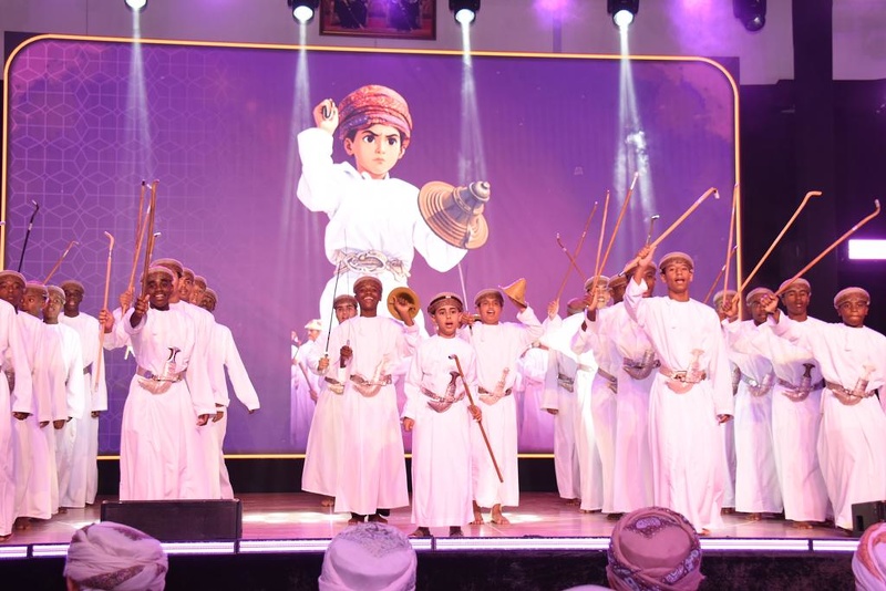 تعليمية محافظة جنوب الشرقية تحتفل بيوم المعلم وتكرم 250 مجيدا