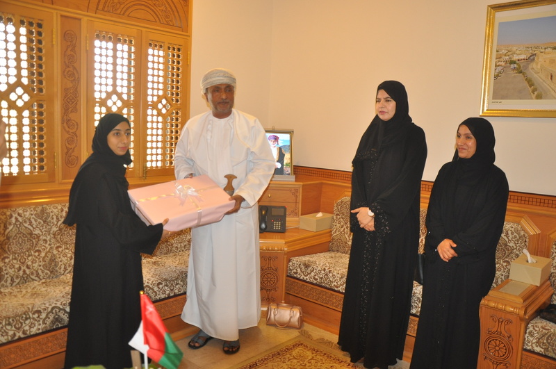 تكريم الطالبات الحاصلات على مراكز متقدمة على مستوى الخليج والوطن العربي بمحافظة الظاهرة