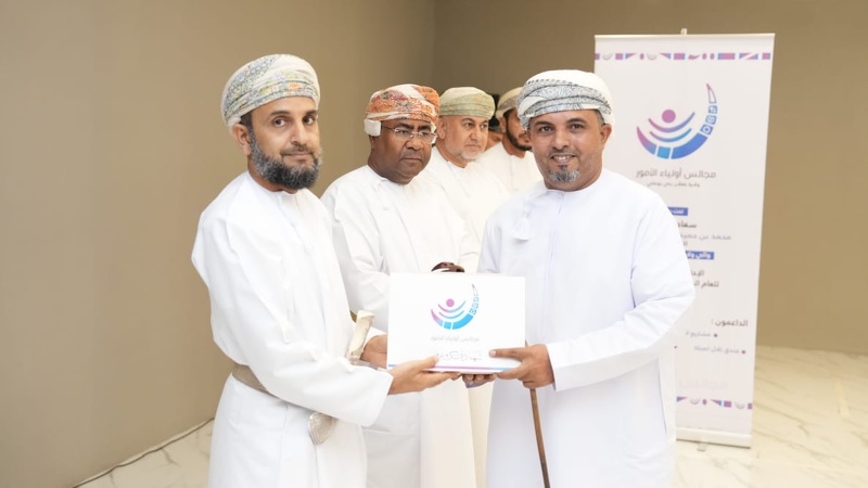 بمناسبة يوم المعلم  العماني مجلس أولياء الأمور بولاية جعلان بني بوعلي يكرم مساعدين مدراء ومديرات مدارس الولاية