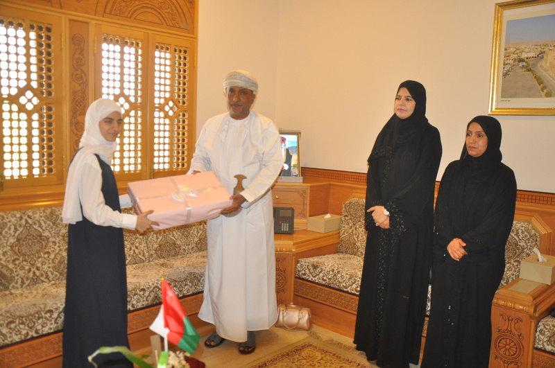 تكريم الطالبات الحاصلات على مراكز متقدمة على مستوى الخليج والوطن العربي بمحافظة الظاهرة