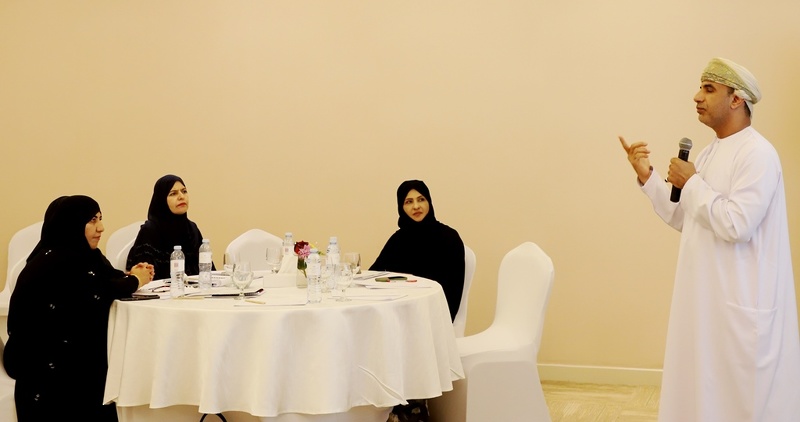 ختام برنامج التعامل مع الأزمات الطارئة بحافظة ظفار