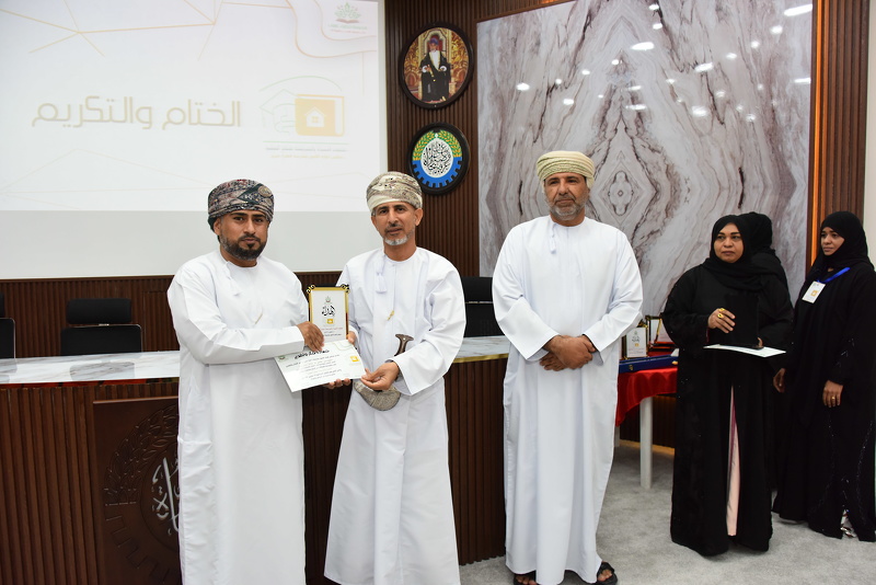 مجلس أولياء الأمور بمدرسة خضراء عبري ينظم ملتقى الأسرة والمدرسة صناع التعليم 