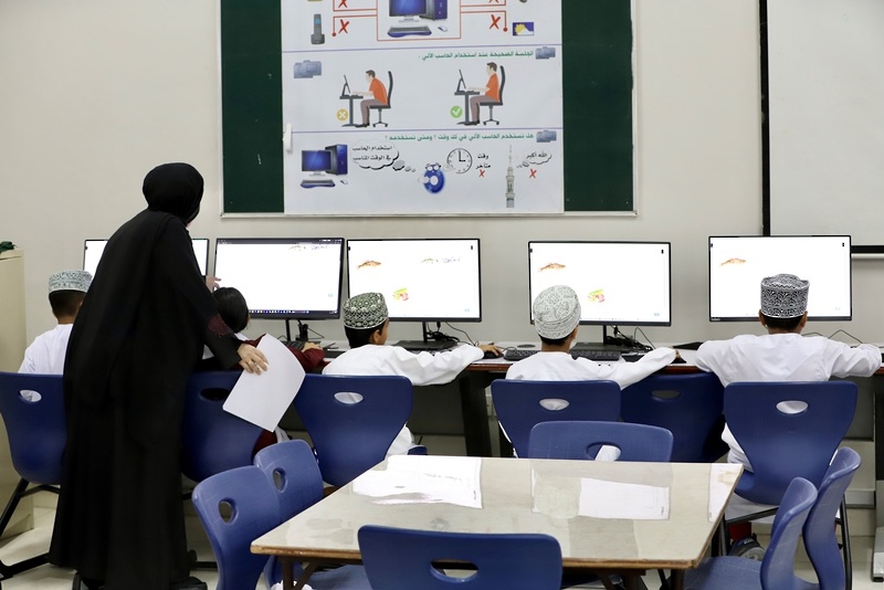 تواصل التطبيق الفعلي للاختبارات الوطنية بمدارس تعليمية ظفار للأسبوع الثاني