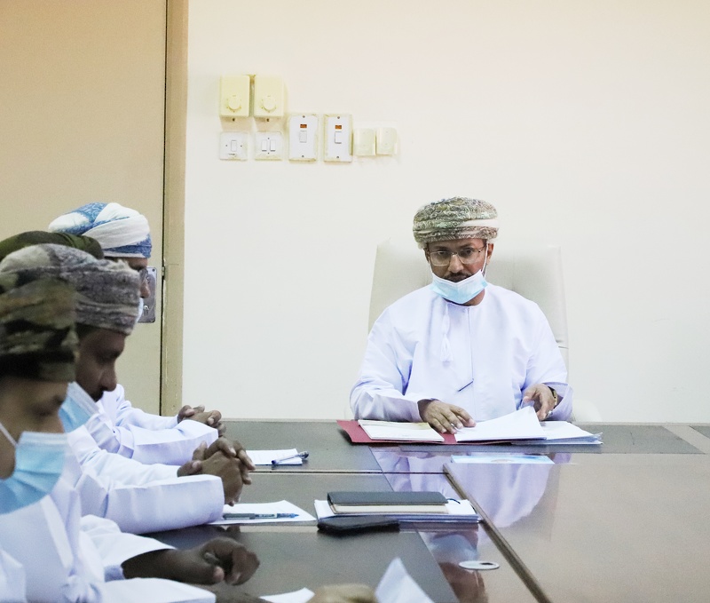 تعليمية ظفار تعقد الاجتماع التشاوري وتحديد المهام لبعض الاجراءات العاجلة لمدراء الدوائر ومساعديهم