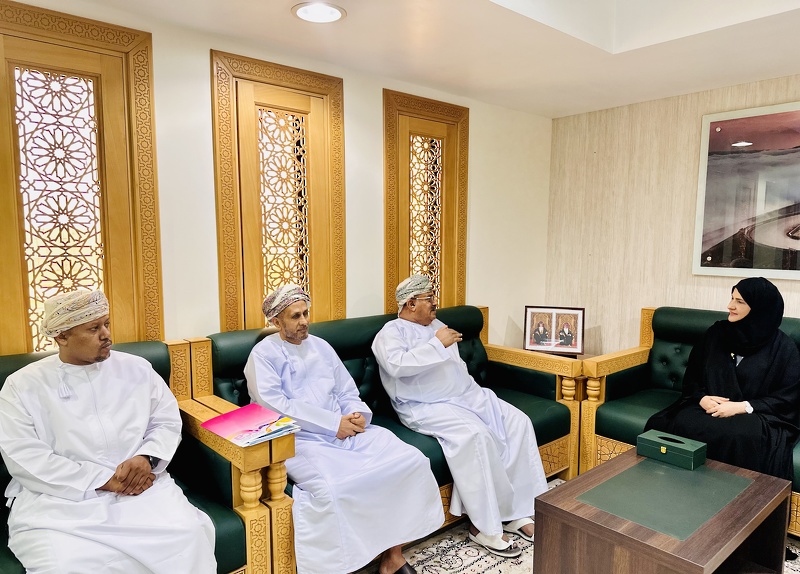 استعراض جهود تعليمية ظفار في نشر ثقافة العمل التطوعي