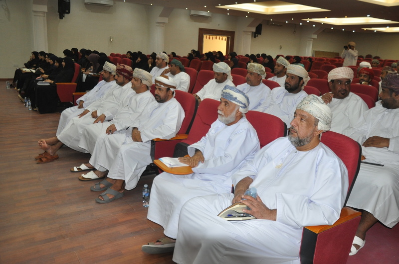 تنظيم لقاءً تربوياً لمديري المدارس بتعليمية محافظة الظاهرة