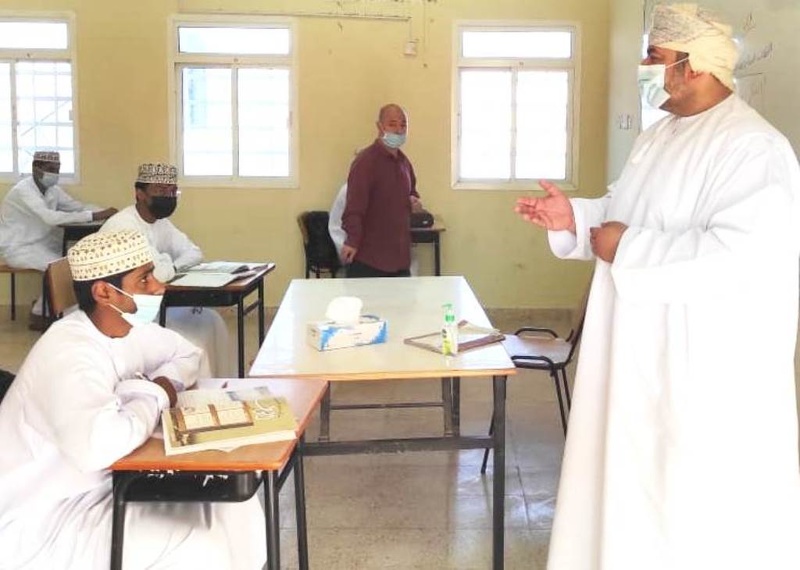 وفق اجراءات وقائية وصحية،، بدء العام الدراسي بمدار س تعليمية ظفار