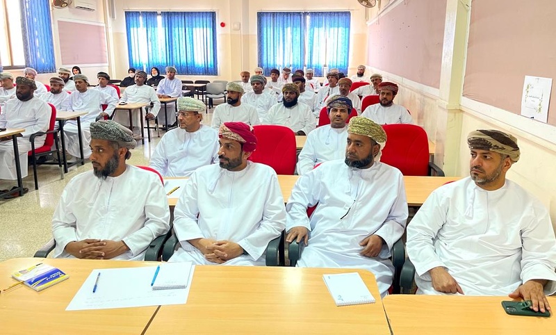 تعليمية ظفار تنفذ ورشة الحقيبة التدريبية الثانية لمنظومة الإجادة لقياس الأداء الفردي