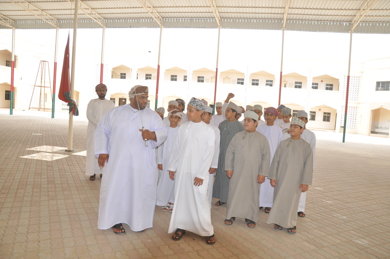 حكم الفارسي المدير العام المساعد بتعليمية محافظة الظاهرة يزور المراكز الصيفية للطلبة بولايات الظاهرة 