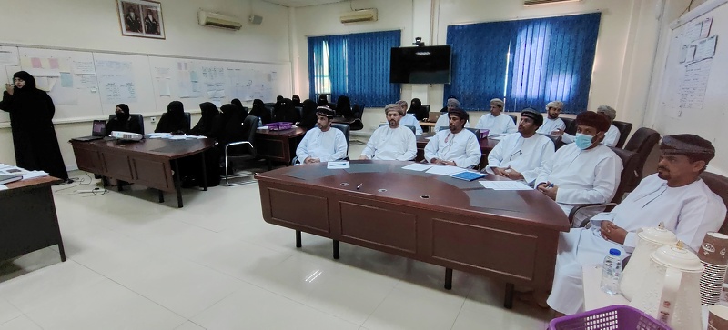 تنفيذ برنامج بعنوان تنمية المهارات الإرشادية لدى اخصائيو التوجيه المهني بتعليمية ظفار 
