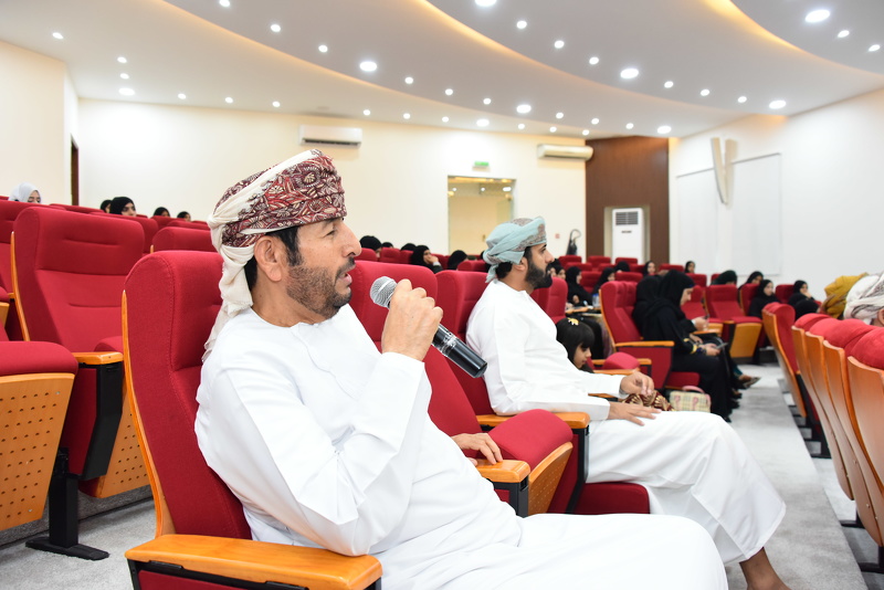 مجلس أولياء الأمور بمدرسة خضراء عبري ينظم ملتقى الأسرة والمدرسة صناع التعليم 