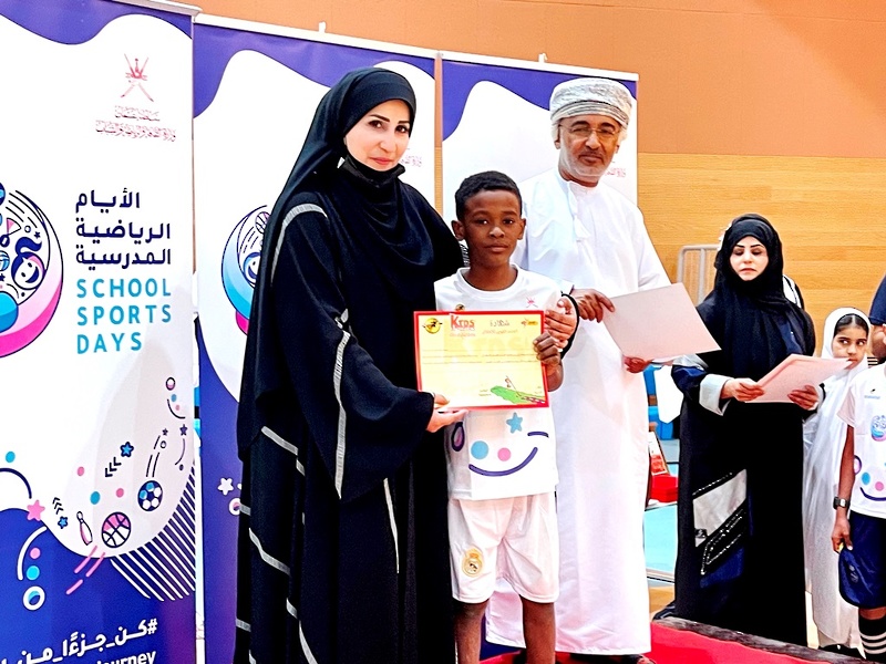 تعليمية ظفار تنظم مهرجان ألعاب القوى للصغار 