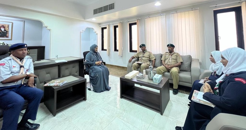   فريق لجنة الزيارات الإشرافية بالمديرية العامة للكشافة والمرشدات  يزور تعليمية ظفار 