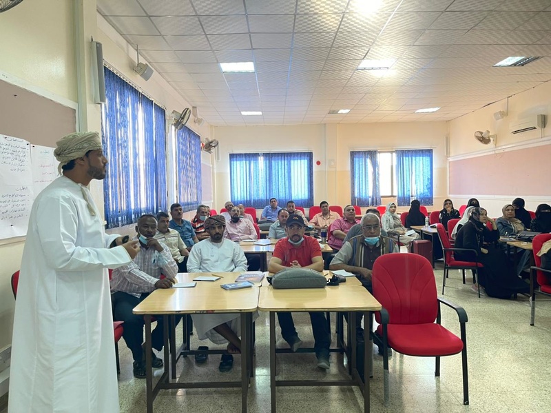 بدء البرنامج التدريبي بعنوان بناء المفرداتالامتحانية بتعليمية ظفار