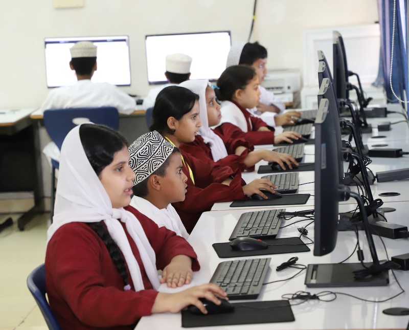 بدء تطبيق الاختبارات الوطنية للصف الرابع للعام الدراسي٢٠٢٤/ ٢٠٢٥م بتعليمية ظفار