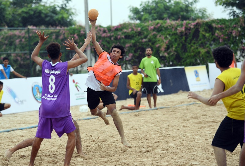 الداخلية بطل اليد وشمال الباطنة بطل الكرة الطائرة في ختام البطولة المدرسية للألعاب الشاطئية