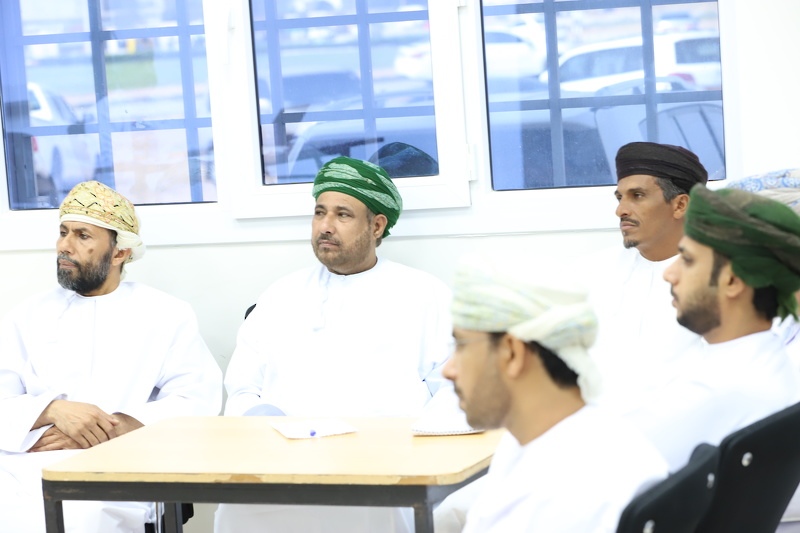جلسات مشاركة مع مجالس أولياء الأمور  حول التحول الرقمي بتعليمية ظفار