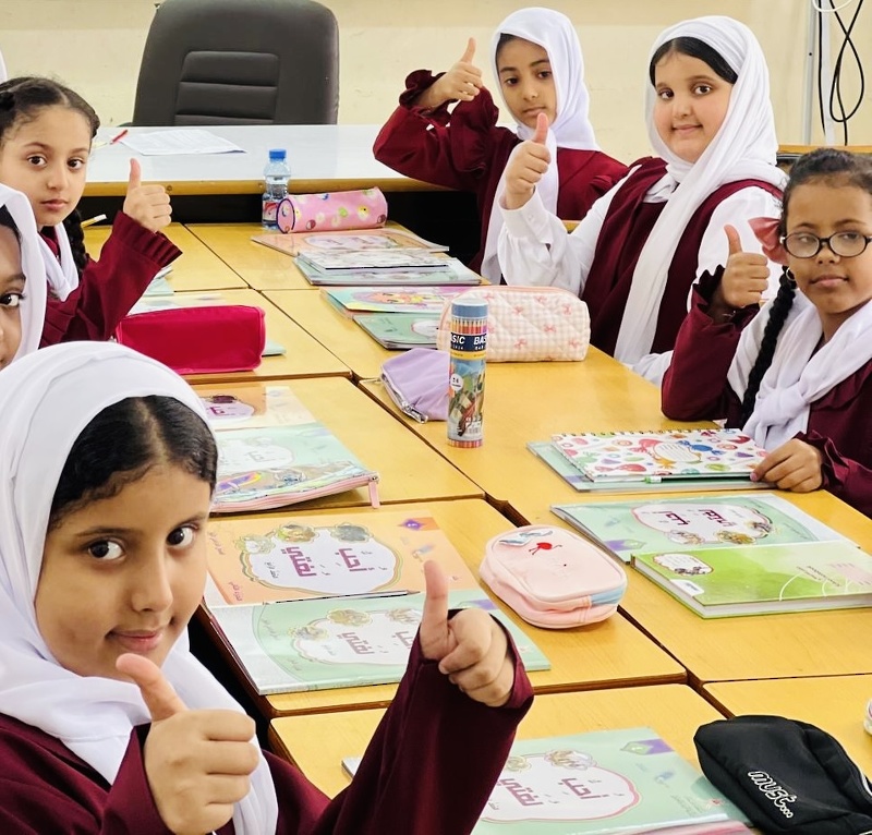 عام دراسي جديد... مدارس تعليمية ظفار تستقبل 74331 طالب وطالبة في مختلف المراحل التعليمية مع انطلاقة العام الدراسي 2024 / 2025م.