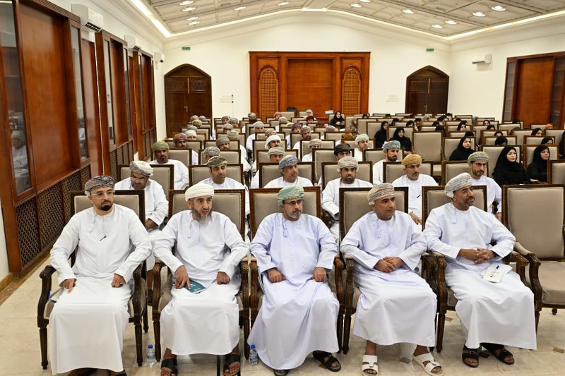 تنظيم لقاء تربوي لمديري ومديرات المدارس بتعليمية محافظة الظاهرة