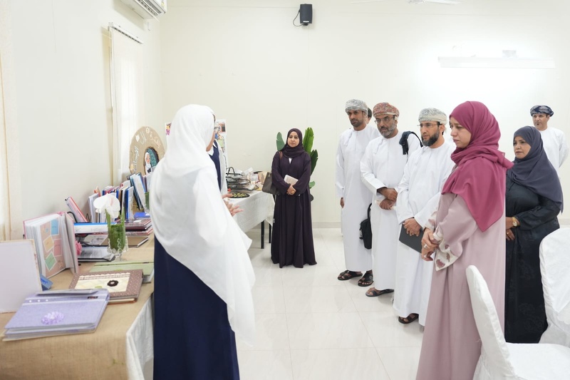 زيارة اللجنة الفنية على مستوى الوزارة لجائزة أوميفكو للإبداع المدرسي