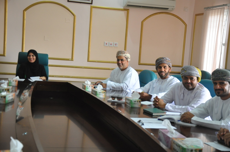 مناقشة مستجدات برنامج التنمية المعرفية بتعليمية محافظة الظاهرة 