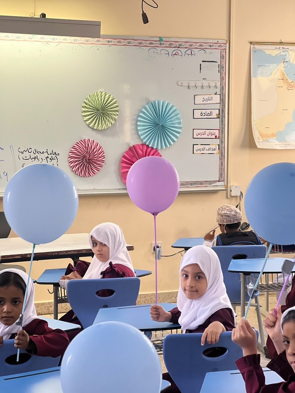 مدارس تعليمية جنوب الشرقية تستقبل أكثر من 70 ألف طالب وطالبة في أول يوم دراسي وسط جاهزية متكاملة وحملة توعوية لتعزيز سلامة الطلبة والحافلات المدرسية