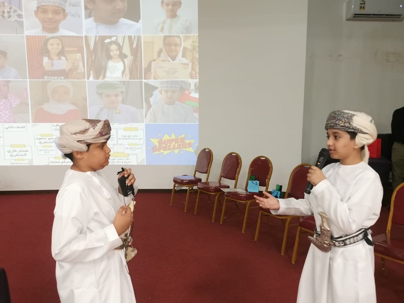 تكريم الطلبة الفائزين في مسابقة الإملاء باللغة الإنجليزية