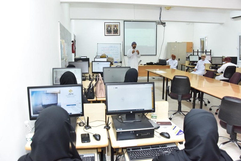 تنظيم برنامج تدريبي لنظام وصول للموظفين بتعليمية محافظة الظاهرة 