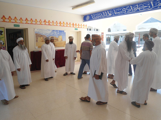 وفد تربوي من تعليمية محافظة شمال الشرقية يزور تعليمية محافظة جنوب الباطنة