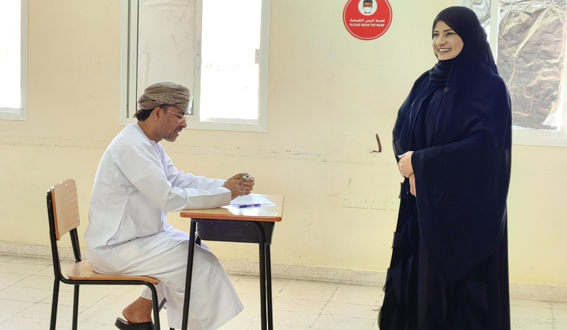 تعليمية ظفار تجري إختبارات  لشغل وظائف الإشراف التربوي والإدارة المدرسية للعام الدارسي ٢٠٢٣/ ٢٠٢٤م