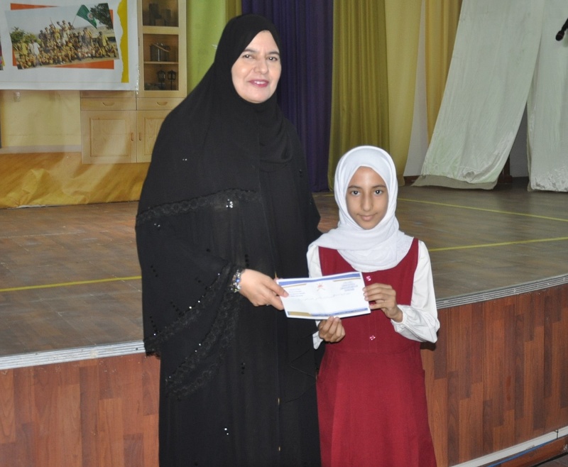  تكريم الطالبة سلمى الناصرية لحصولها على الميدالية البرونزية ببطولة الألعاب الخليجية