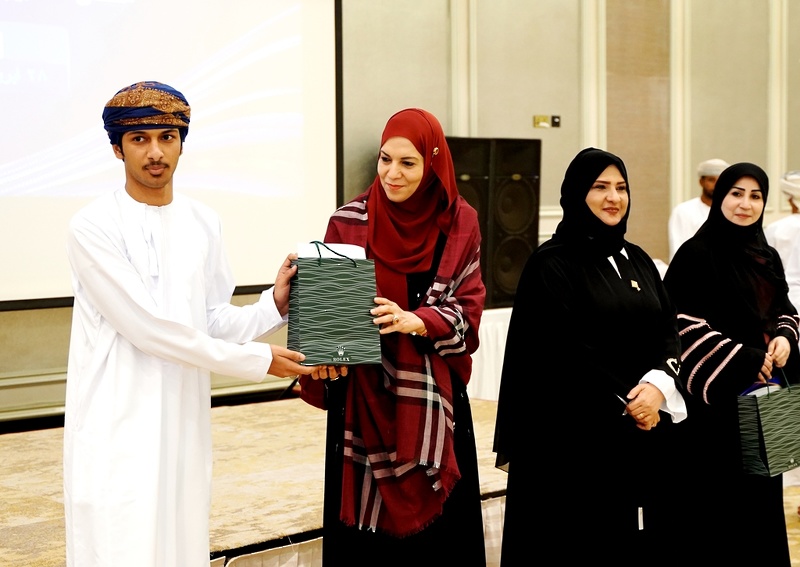 تعليمية ظفار تكرم أكثر من 300 مجيدٍ في الأنشطة التربوية
