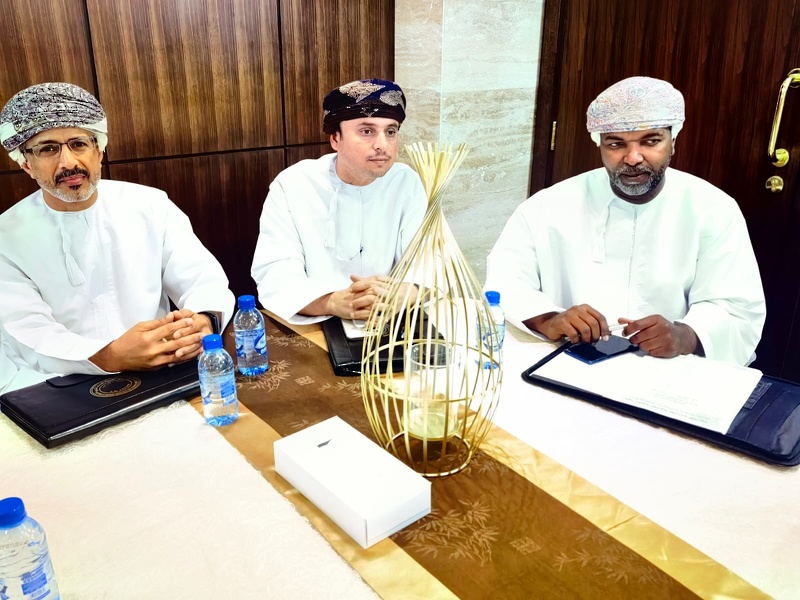 انطلاق البرنامج التدريبي للإدارة الحديثة وآليات تطويرها في المؤسسات الإدارية لمدراء الدوائر ورؤساء الأقسام بتعليمية ظفار