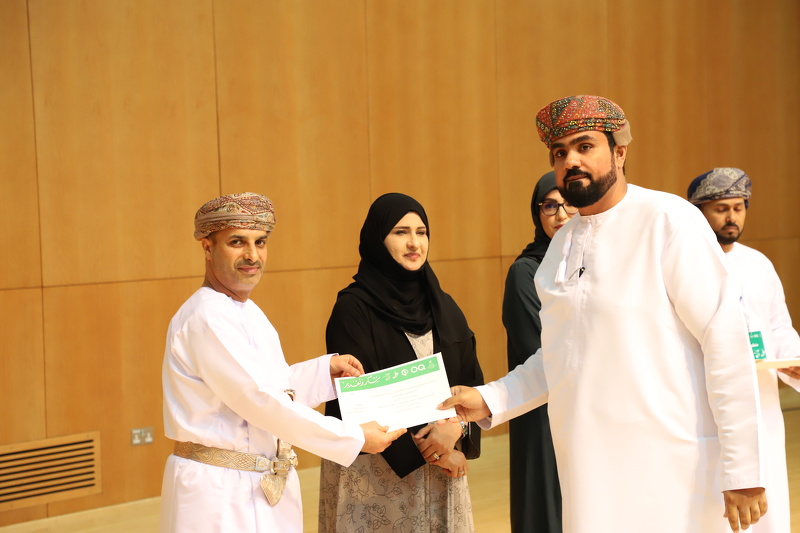 ختام الأسبوع الوطني للعلوم والتكنولوجيا والهندسة والرياضيات بتعليمية ظفار