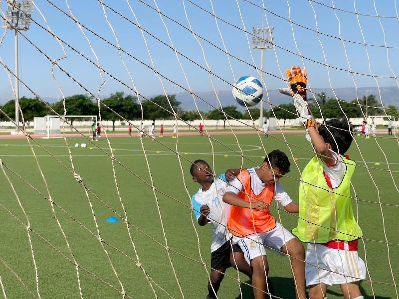 انطلاق بطولة دوري عمانتل لمدارس محافظة ظفار للعام ٢٠٣٢ / ٢٠٢٤ في نسخته الثانية