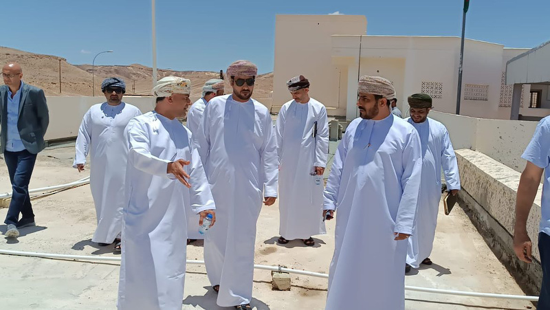 مناقشة المشاريع والخدمات بتعليمية ظفار