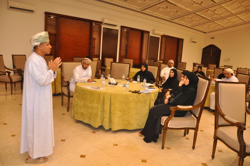 انطلاق البرنامج التدريبي حول إدارة الأداء وفق منظومة إجادة القياس والأداء الفردي  بتعليمية محافظة الظاهرة