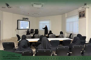 تعليمية ظفار تنفذ ورشة تعريفية لبرامج التربية الخاصة لمشرفات الحافلات