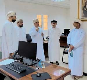 فريق من دائرة الوثائق بوزارة التعليم يزور تعليمية جنوب الشرقية