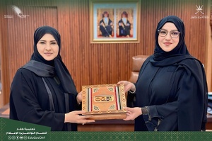 مناقشة تطوير القطاع التعليمي بمحافظة ظفار وتحقيق الأهداف المشتركة في خدمة المجتمع التعليم
